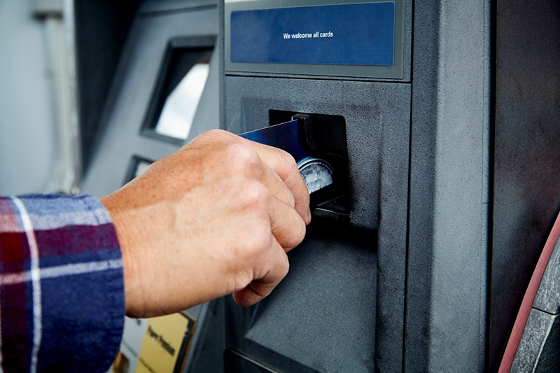 The Right Solution for Commercial Fleet Gas Cards